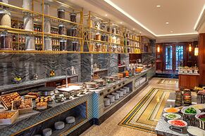 Silk Path Grand Hue Hotel