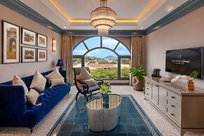 Silk Path Grand Hue Hotel