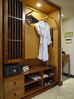 Silk Path Grand Hue Hotel