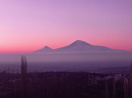 Byurakan Guest House