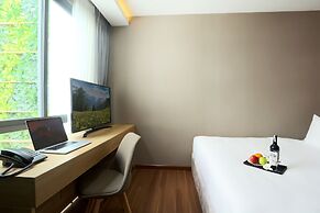 Melina Turtle Lake Saigon Center