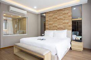 Melina Turtle Lake Saigon Center