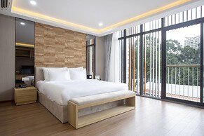 Melina Turtle Lake Saigon Center