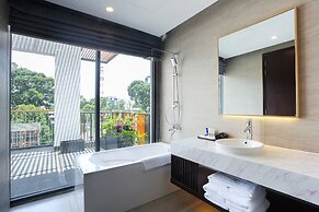 Melina Turtle Lake Saigon Center