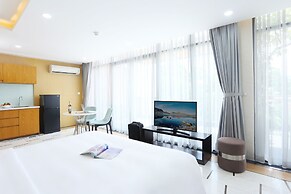 Melina Turtle Lake Saigon Center