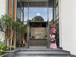 Melina Turtle Lake Saigon Center