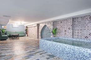 Marton Palace