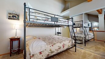 Snowcreek V 890 Pet-Friendly, Private Washer Dryer, Mountain Views by 