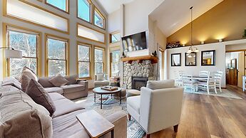 Snowcreek V 890 Pet-Friendly, Private Washer Dryer, Mountain Views by 