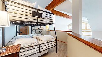 Snowcreek V 890 Pet-Friendly, Private Washer Dryer, Mountain Views by 