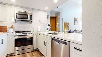 Snowcreek V 890 Pet-Friendly, Private Washer Dryer, Mountain Views by 