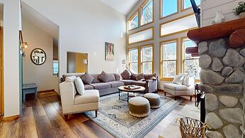 Snowcreek V 890 Pet-Friendly, Private Washer Dryer, Mountain Views by 