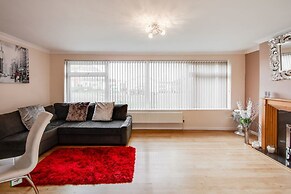 Bungalow 2 min Walk to Beach and sea Sleeps 6