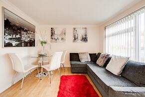 Bungalow 2 min Walk to Beach and sea Sleeps 6