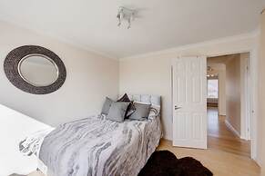 Bungalow 2 min Walk to Beach and sea Sleeps 6