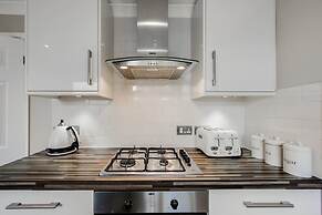 Bungalow 2 min Walk to Beach and sea Sleeps 6