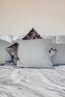 Bungalow 2 min Walk to Beach and sea Sleeps 6