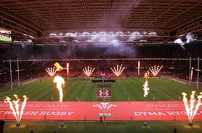 The Suite, 82 Cathedral, Private Parking