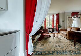 The Suite, 82 Cathedral, Private Parking