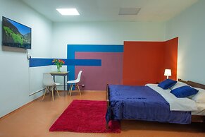 P2B hostel & bar