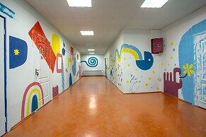 P2B hostel & bar
