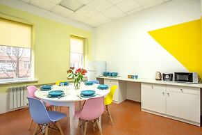 P2B hostel & bar