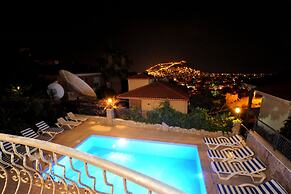 Villa with Majestic Views 1032