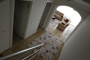 Villa with Majestic Views 1032