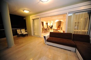 Villa with Majestic Views 1032