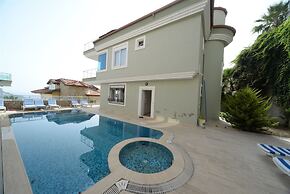 Villa with Majestic Views 1032