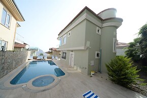 Villa with Majestic Views 1032