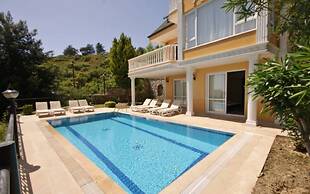 Villa in Alanya With Breathtaking Views 1022