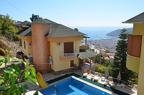 Villa in Alanya With Breathtaking Views 1037