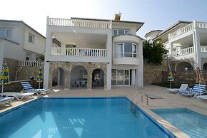 Villa in Alanya With Breathtaking Views 1035