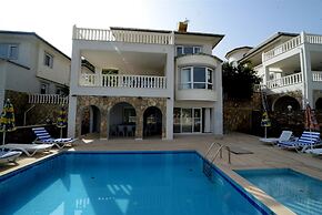 Villa in Alanya With Breathtaking Views 1034