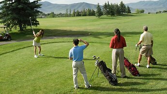 Holiday Inn Express & Suites Valencia - Santa Clarita by IHG