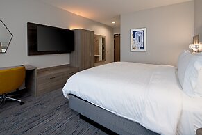 Holiday Inn Express & Suites Valencia - Santa Clarita by IHG