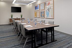 Holiday Inn Express & Suites Valencia - Santa Clarita by IHG