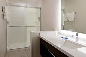 Holiday Inn Express & Suites Valencia - Santa Clarita by IHG