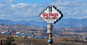 Holiday Inn Express & Suites Valencia - Santa Clarita by IHG