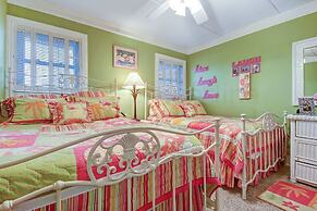 Redecorated Foreshore Condo with Spacious Balcony by RedAwning