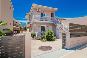 Nikos & Maria Studios II