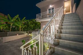 Nikos & Maria Studios II