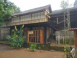 Homestay Kurnia - Hostel