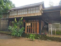 Homestay Kurnia - Hostel