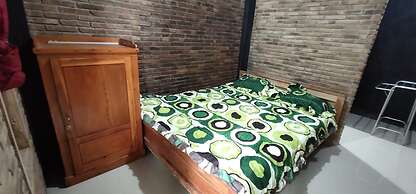 Homestay Kurnia - Hostel