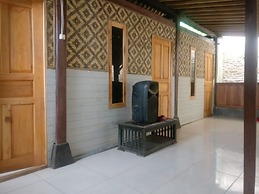 Homestay Kurnia - Hostel