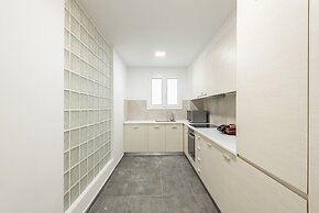 Athens Crystal Suites Apartments