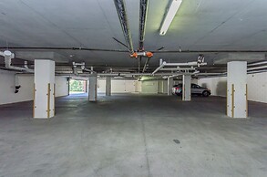 Silver Bear 22 Pet-Friendly, Cozy, Underground Parking, Walk to Canyon