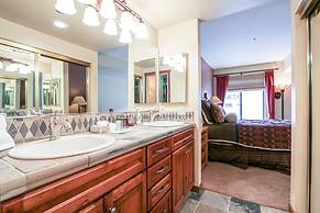 Silver Bear 22 Pet-Friendly, Cozy, Underground Parking, Walk to Canyon